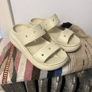 Crocs Crush Sandal in Bone size 9 Womens